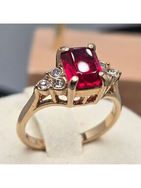 Ruby Red Crystal Statement Ring Gold Tone Clear Accent Stones Size 5.75